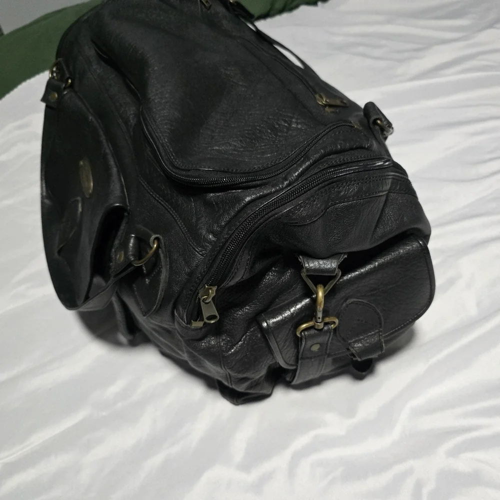 Overland Outfitters Black Leather Travel Duffel Bag Weekender Carry On Large